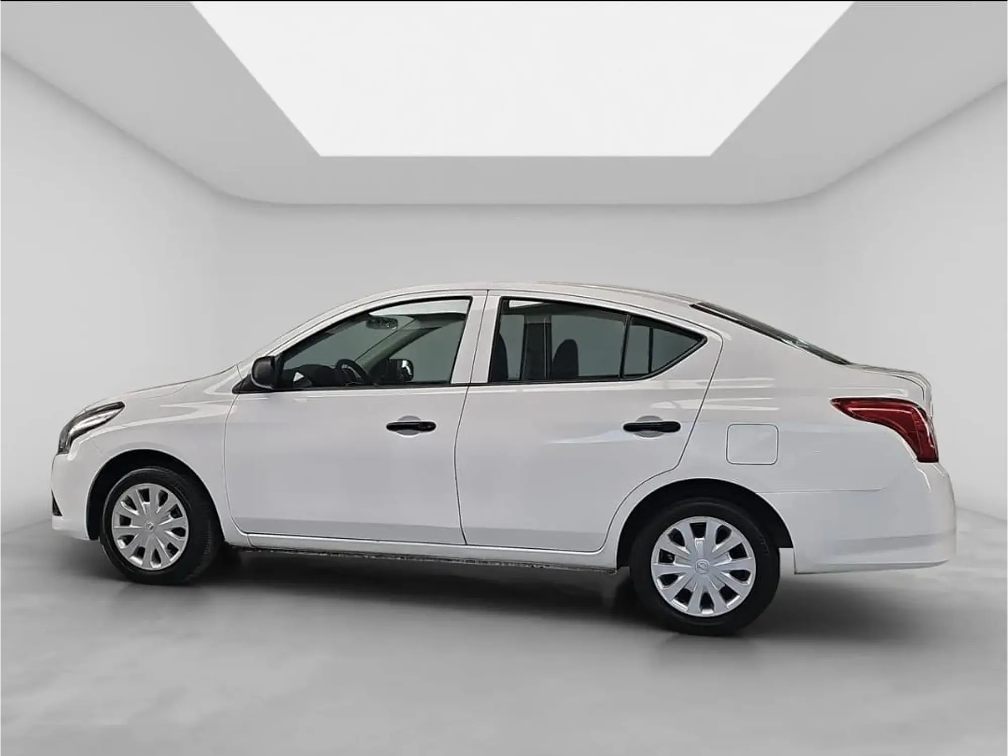 NISSAN VERSA 1.6 V-DRIVE MT 2020 5