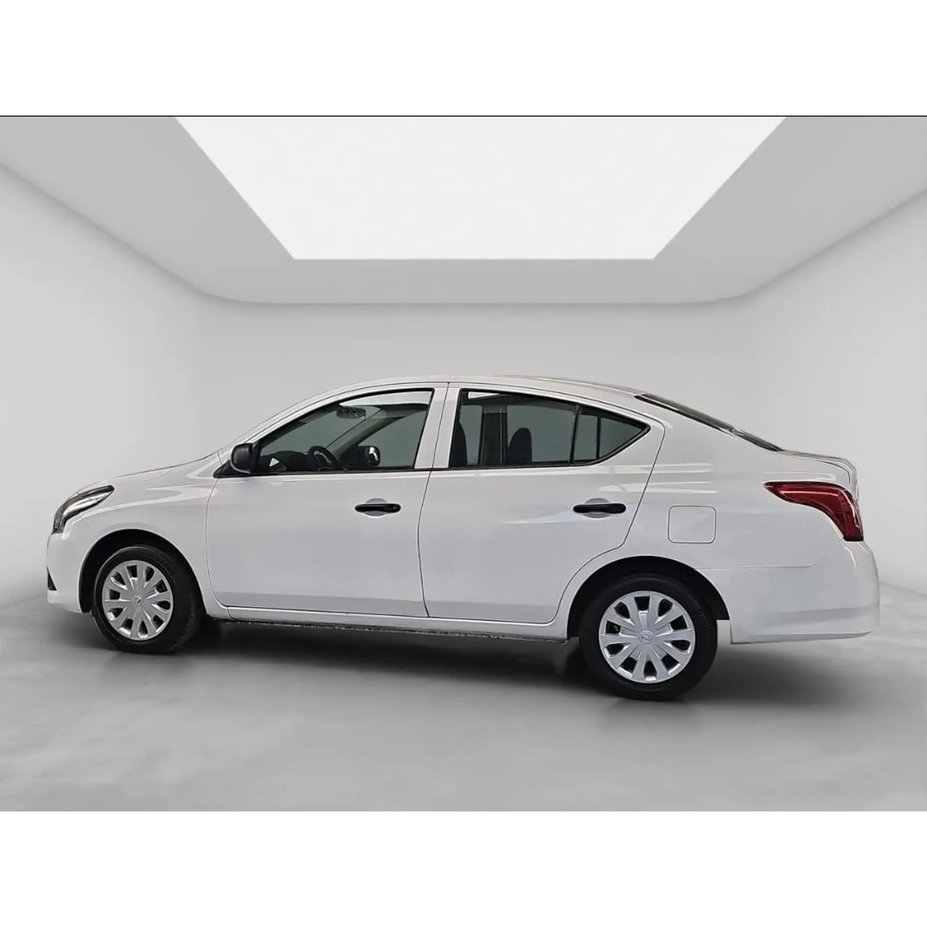 NISSAN VERSA 1.6 V-DRIVE MT 2020 5