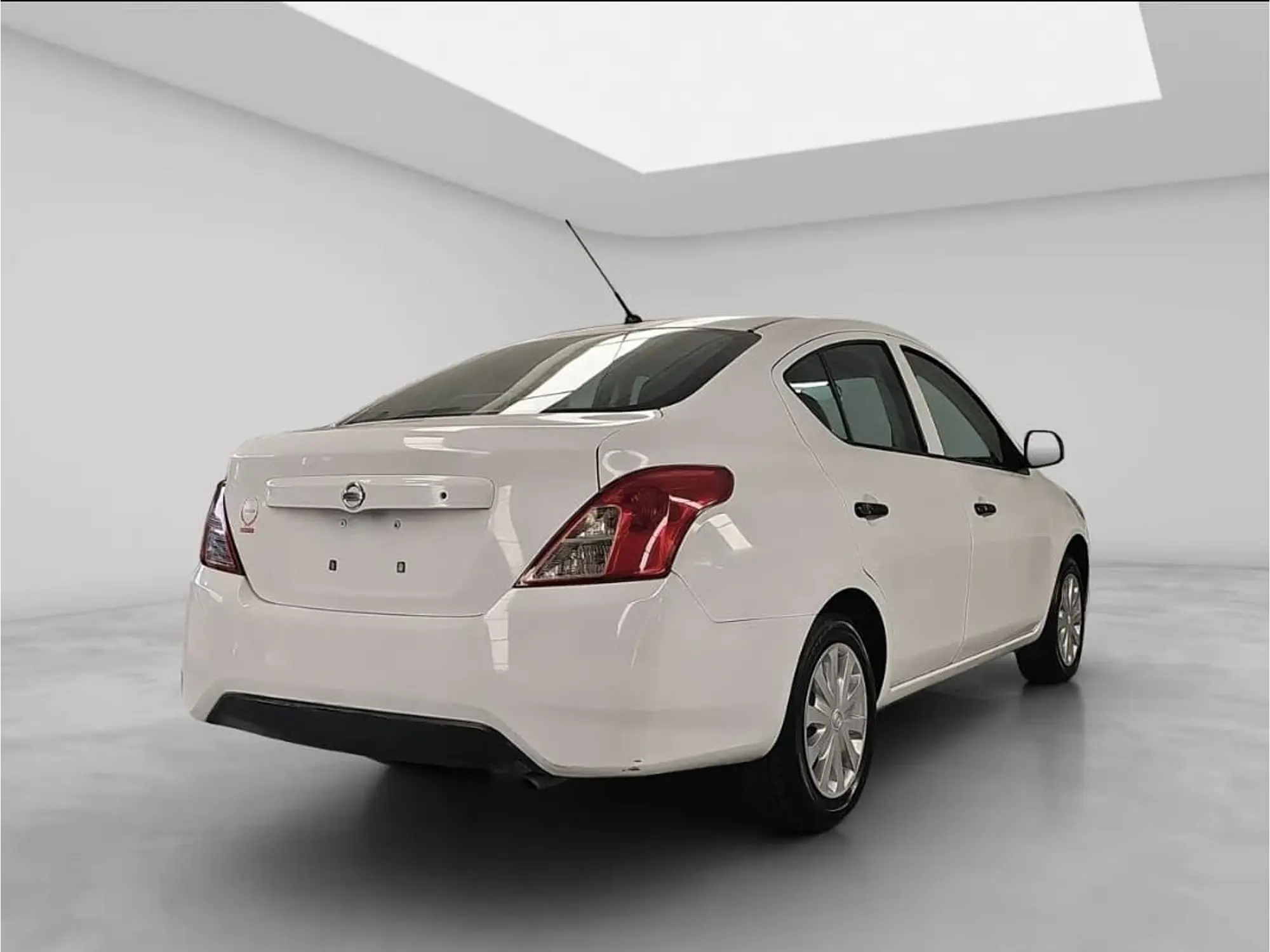 NISSAN VERSA 1.6 V-DRIVE MT 2020 8