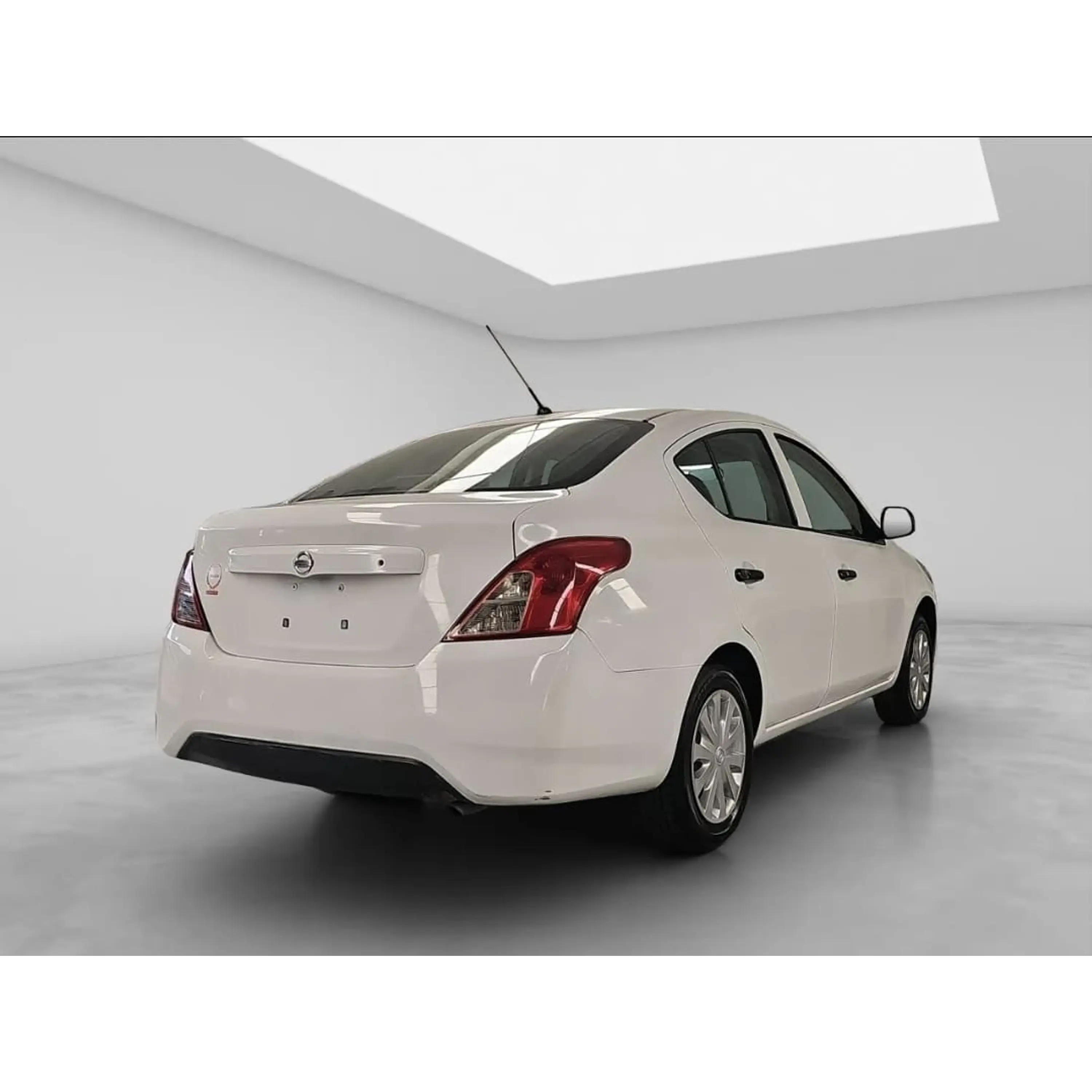 NISSAN VERSA 1.6 V-DRIVE MT 2020 8