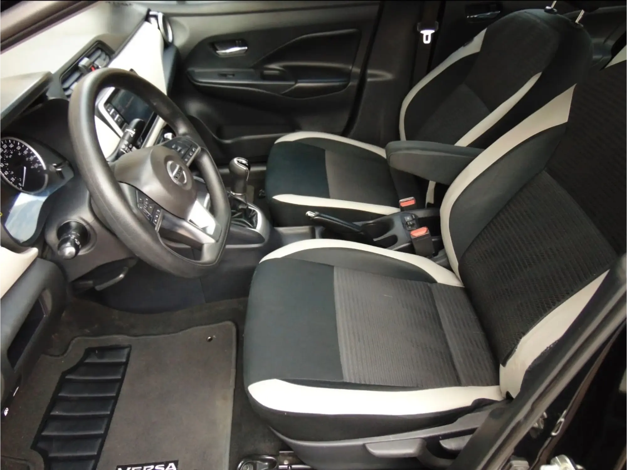 NISSAN VERSA 1.6 ADVANCE MT 2020 10
