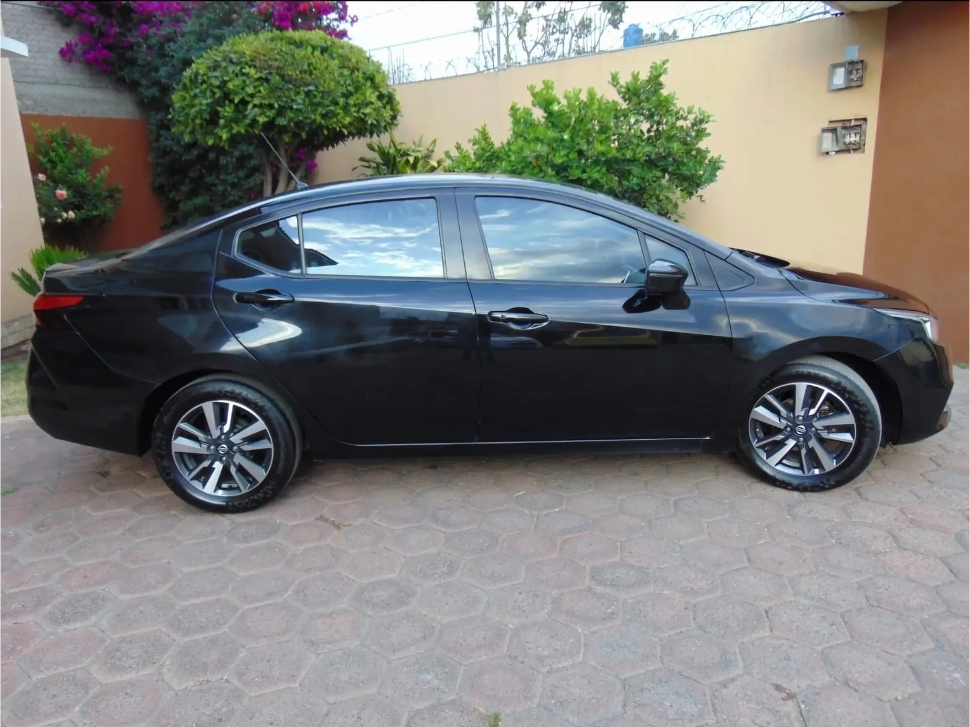 NISSAN VERSA 1.6 ADVANCE MT 2020 8