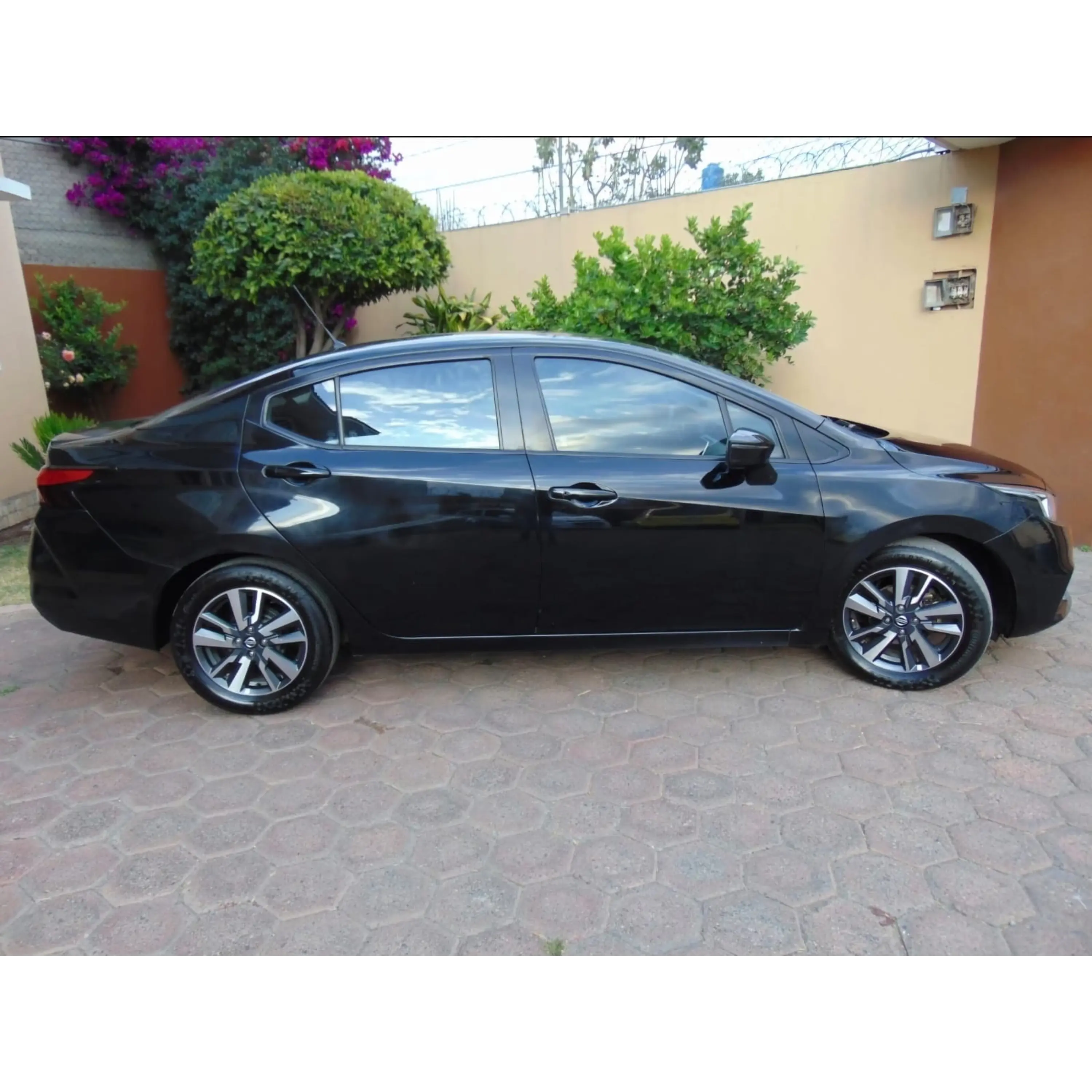 NISSAN VERSA 1.6 ADVANCE MT 2020 8
