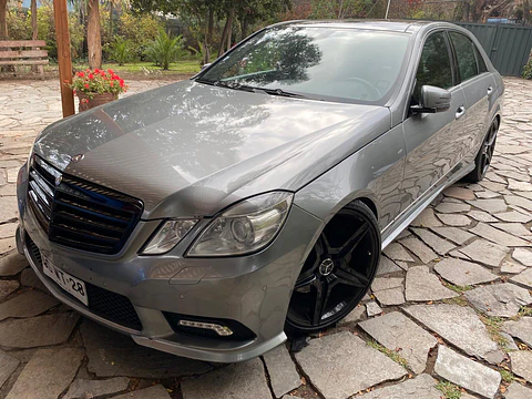 Mercedes-Benz E500 5.5 V8 – 2011 | Look E63 AMG