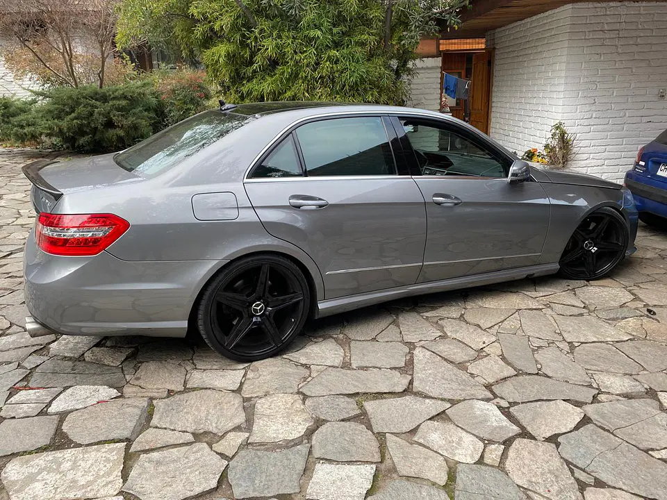 Mercedes-Benz E500 5.5 V8 – 2011 | Look E63 AMG 5