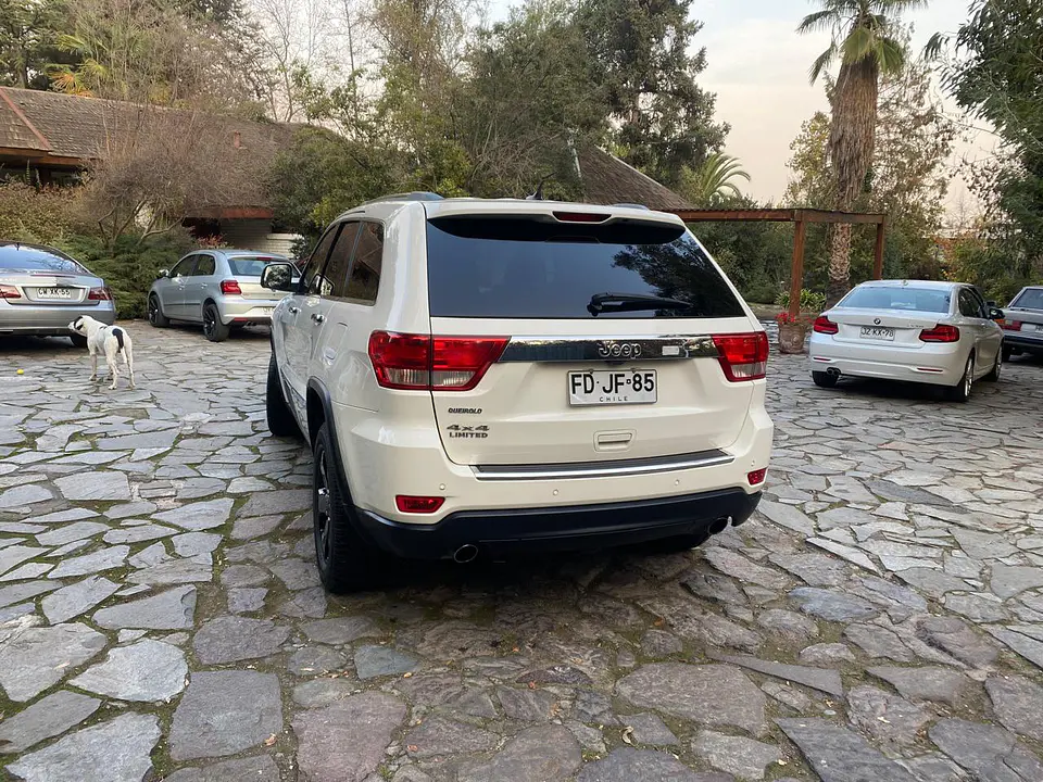 Jeep Grand Cherokee 5.7 Limited V8 HEMI 3
