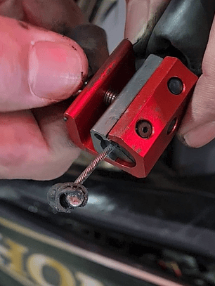 ENGRASE PIOLA EMBRAGUE Y ACELERADOR