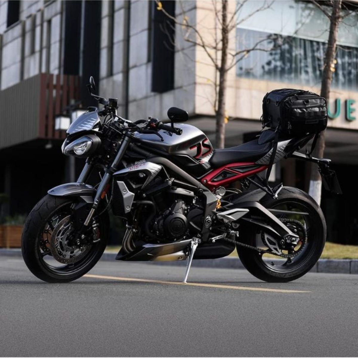 Bolso de cola moto Rhinowalk MT4026 expandible de 19L a 26L Impermeable | Moto & Aventura  5