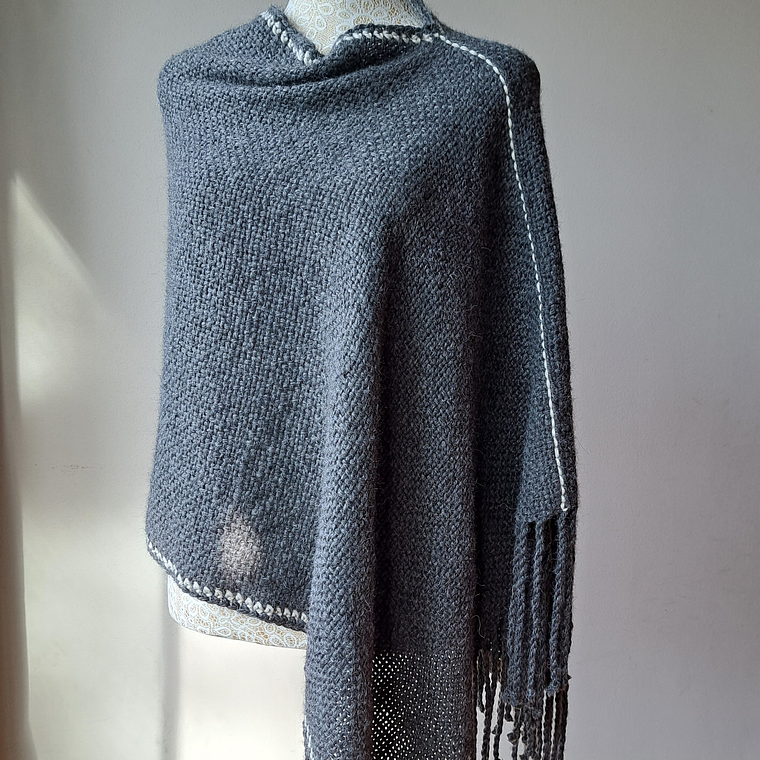 Poncho Asimétrico Alpaca 3