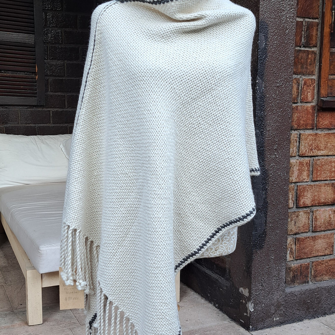 Poncho Asimétrico Alpaca 4