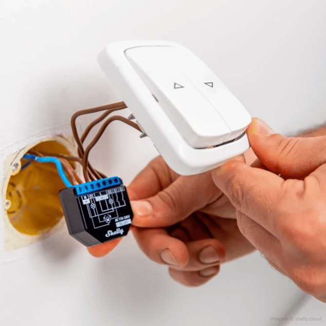 Módulo interruptor duplo para automação Wifi c/ controle de estores eléctricos e medição de energia - Shelly Plus 2PM