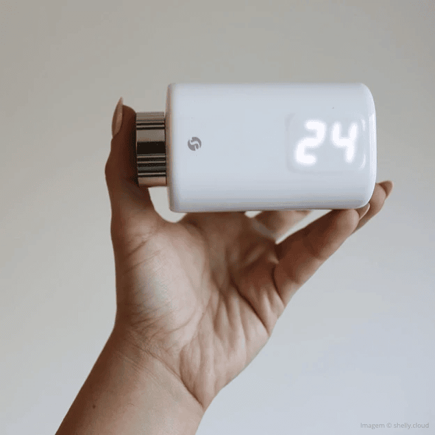 Vanne thermostatique contrôlée par Wi-Fi pour radiateur à eau - Shelly TRV