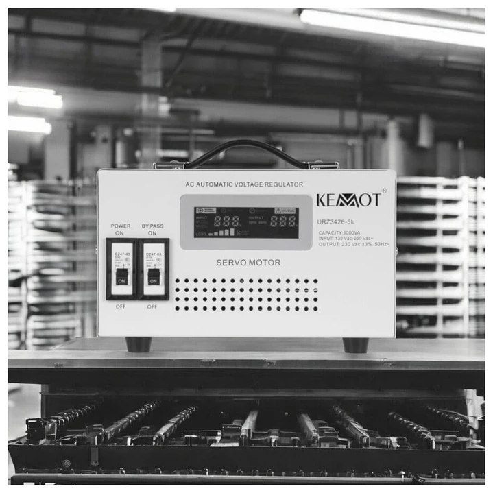 Estabilizador Automático Tensão Servomotor 5000VA Kemot 3