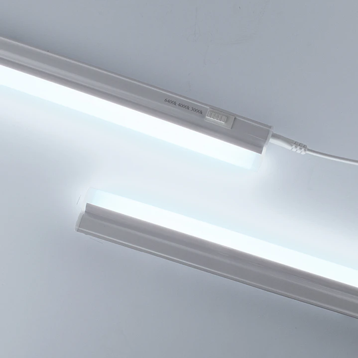 Régua AXINITE 90cm 1x12W LED 1330lm 3CCT C.87,4xL.2,2xAlt.3,5cm branco 3