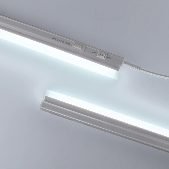 Régua AXINITE 30cm com interruptor 1x5W LED 550lm 3CCT C.30xL.2,2xAlt.3,5cm branco 2
