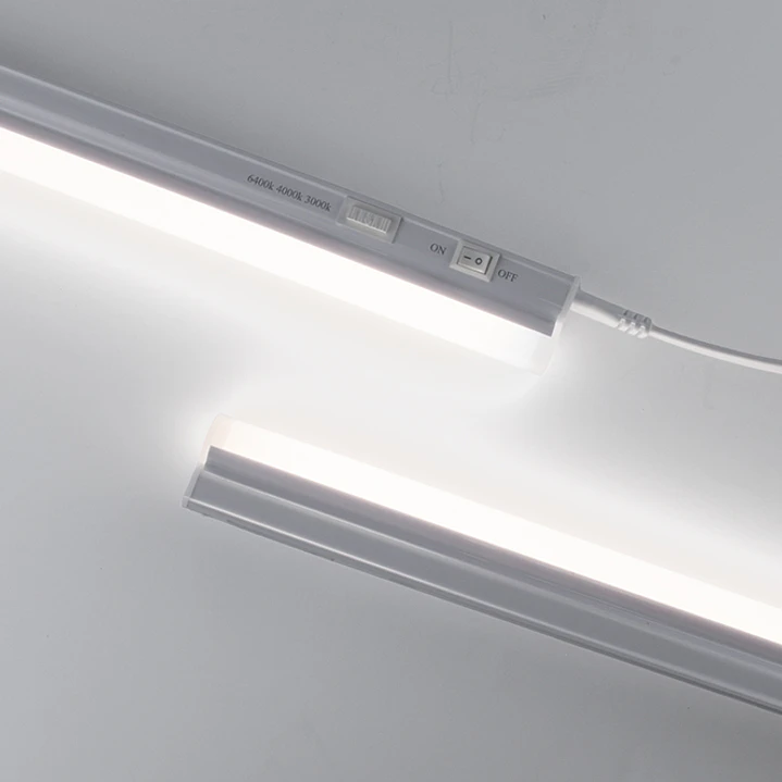 Régua AXINITE 30cm com interruptor 1x5W LED 550lm 3CCT C.30xL.2,2xAlt.3,5cm branco 3