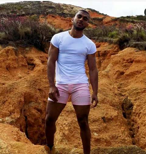 SHORT EN DRIL LYCRADO CORTO