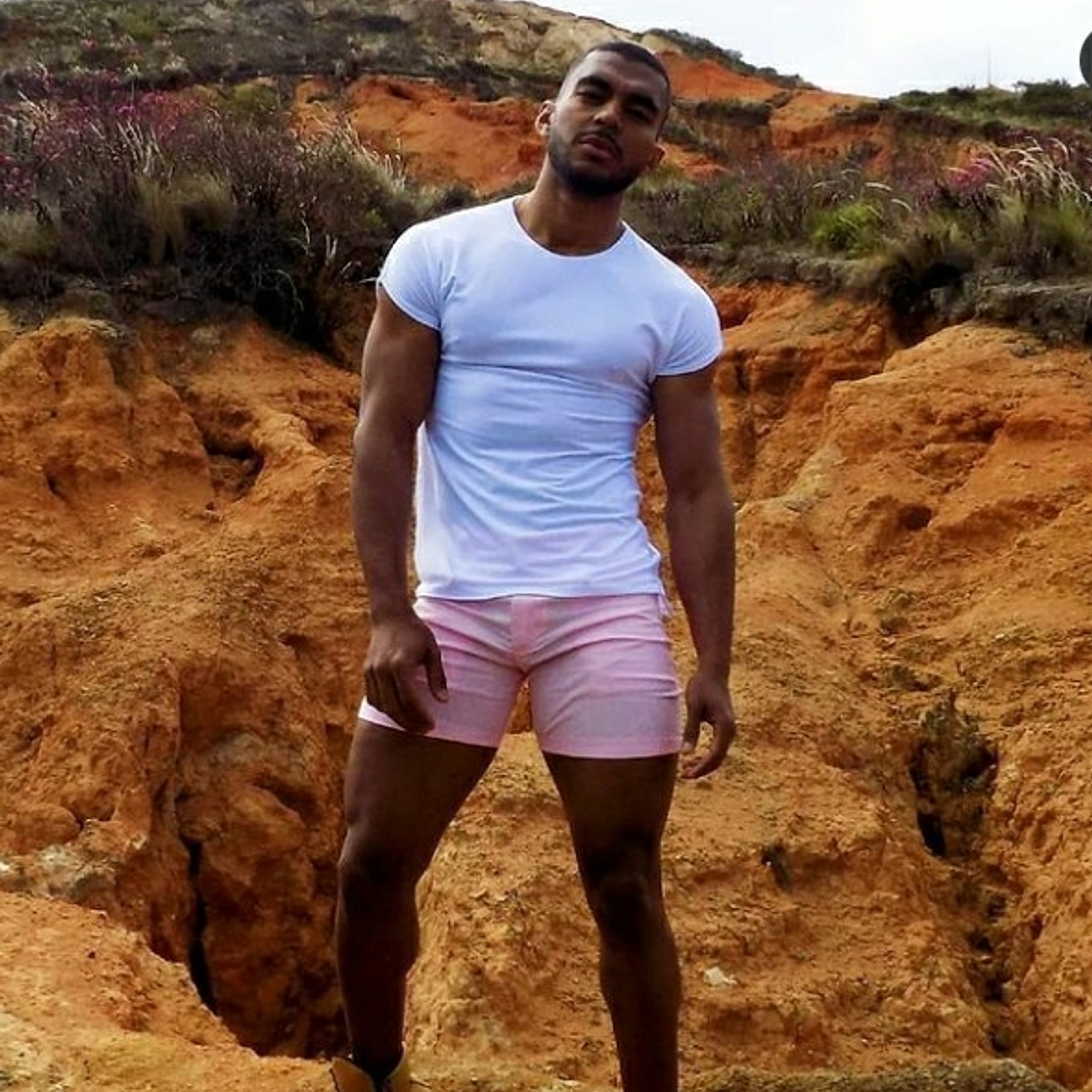 SHORT EN DRIL LYCRADO CORTO 1