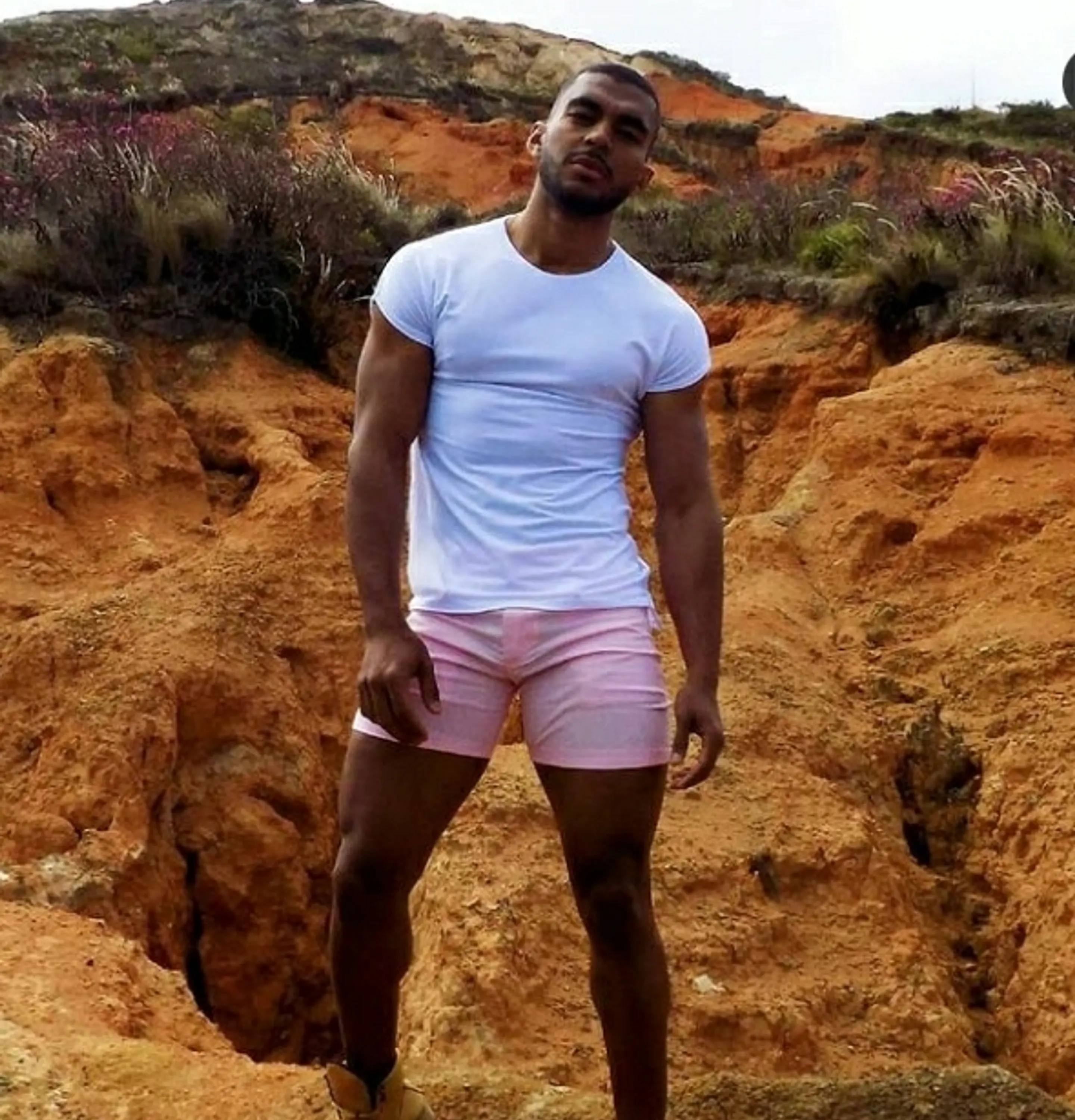 SHORT EN DRIL LYCRADO CORTO 1