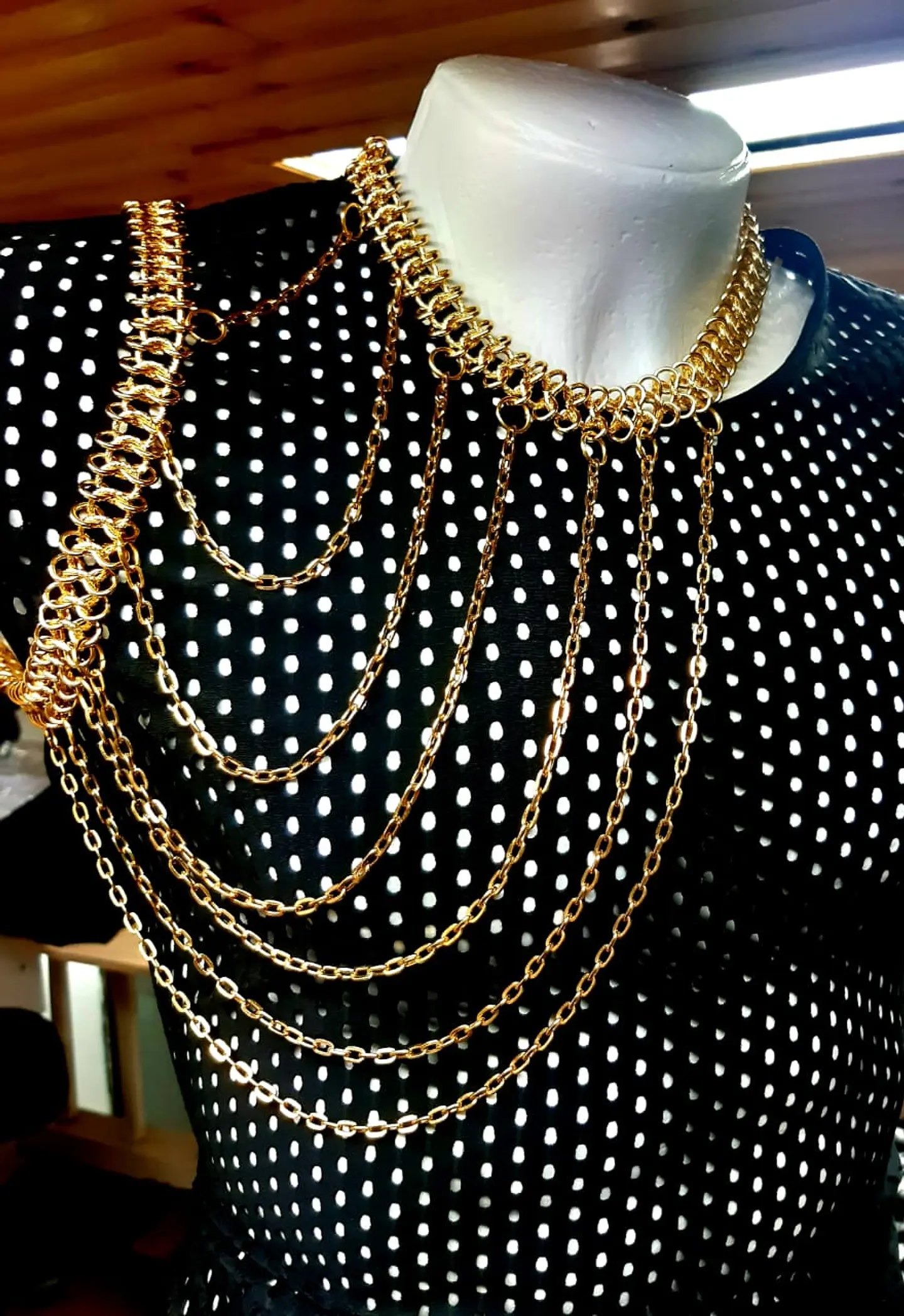 ARNES HOMBRES EN CADENAS HIMEROS 5