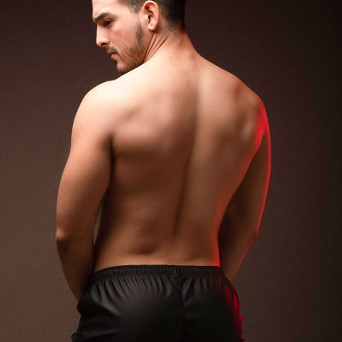 KINKY DUDE SHORT EN CUERO SINTETICO 2