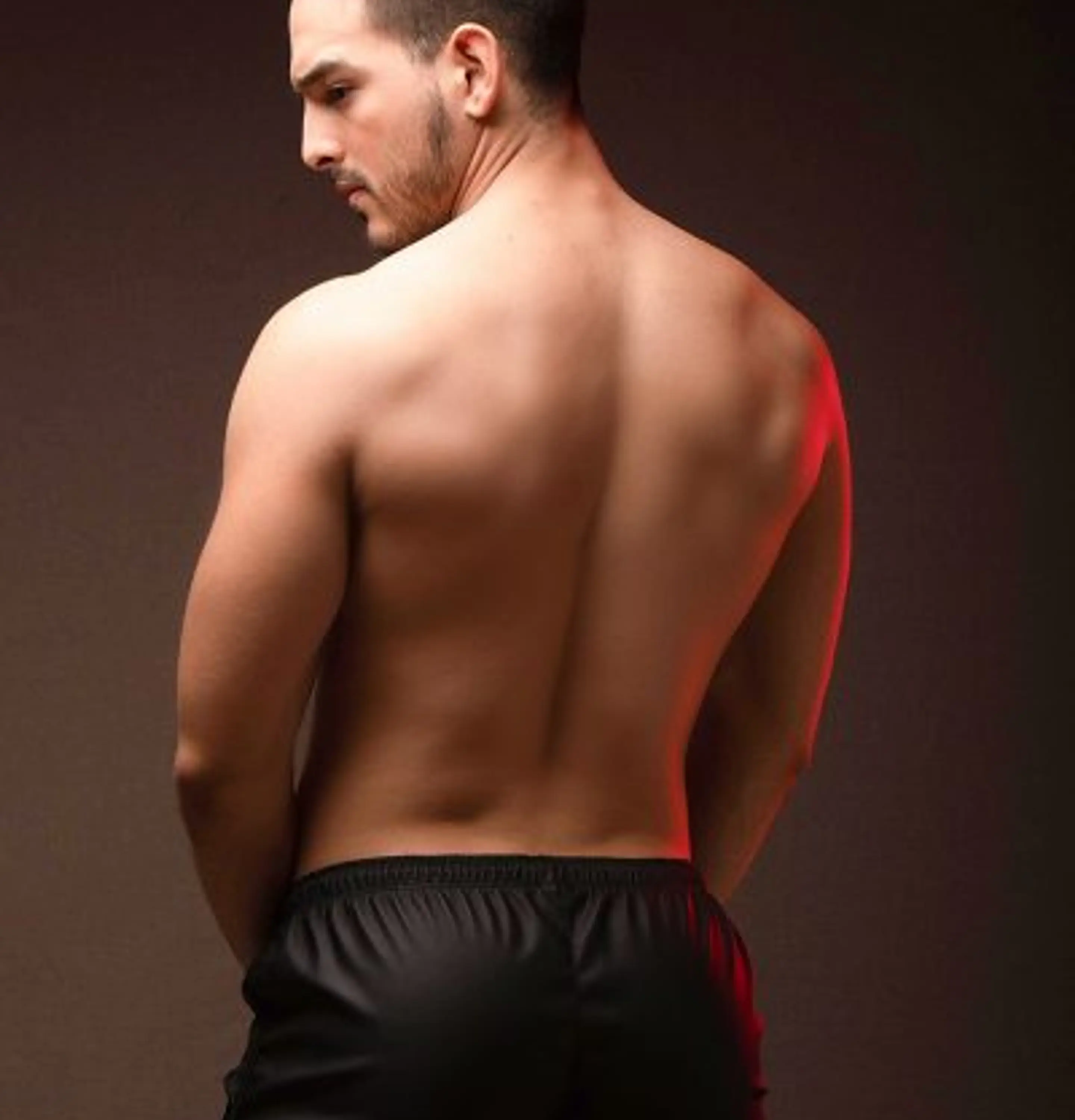 KINKY DUDE SHORT EN CUERO SINTETICO 2