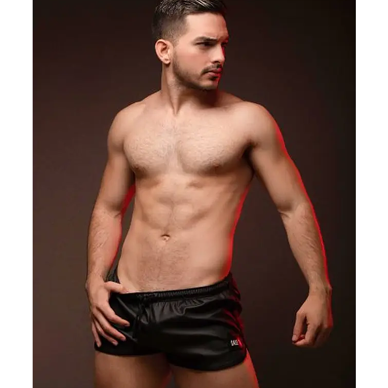 KINKY DUDE SHORT EN CUERO SINTETICO 1