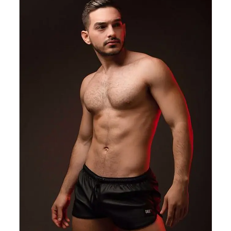 KINKY DUDE SHORT EN CUERO SINTETICO 3