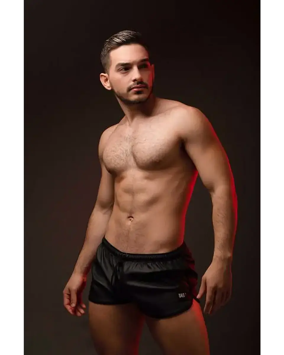 KINKY DUDE SHORT EN CUERO SINTETICO 3