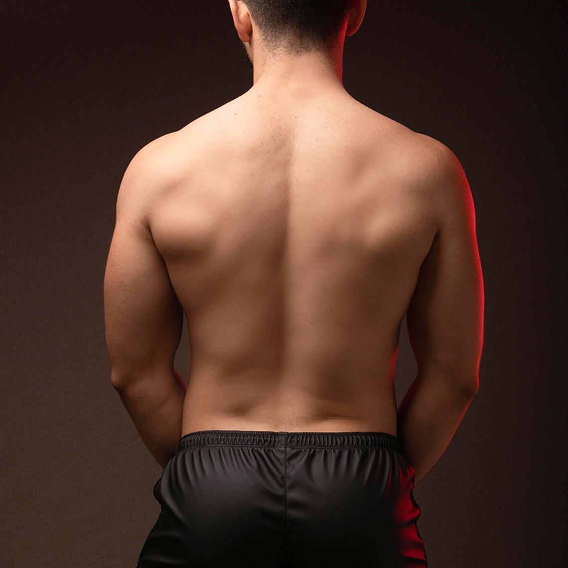 KINKY DUDE SHORT EN CUERO SINTETICO 2