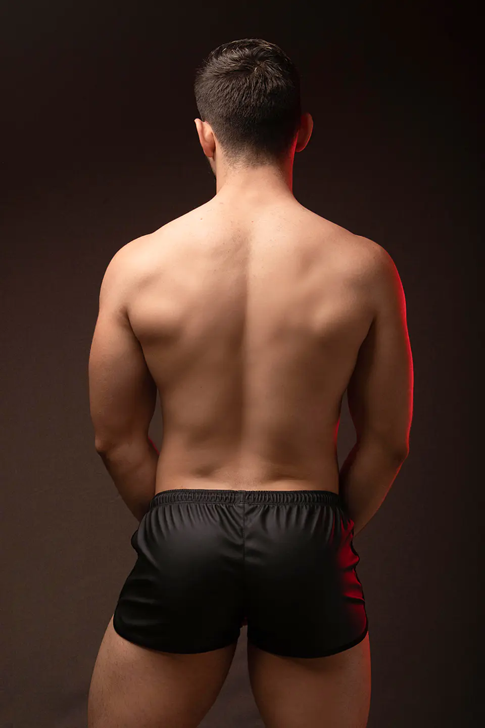 KINKY DUDE SHORT EN CUERO SINTETICO 2