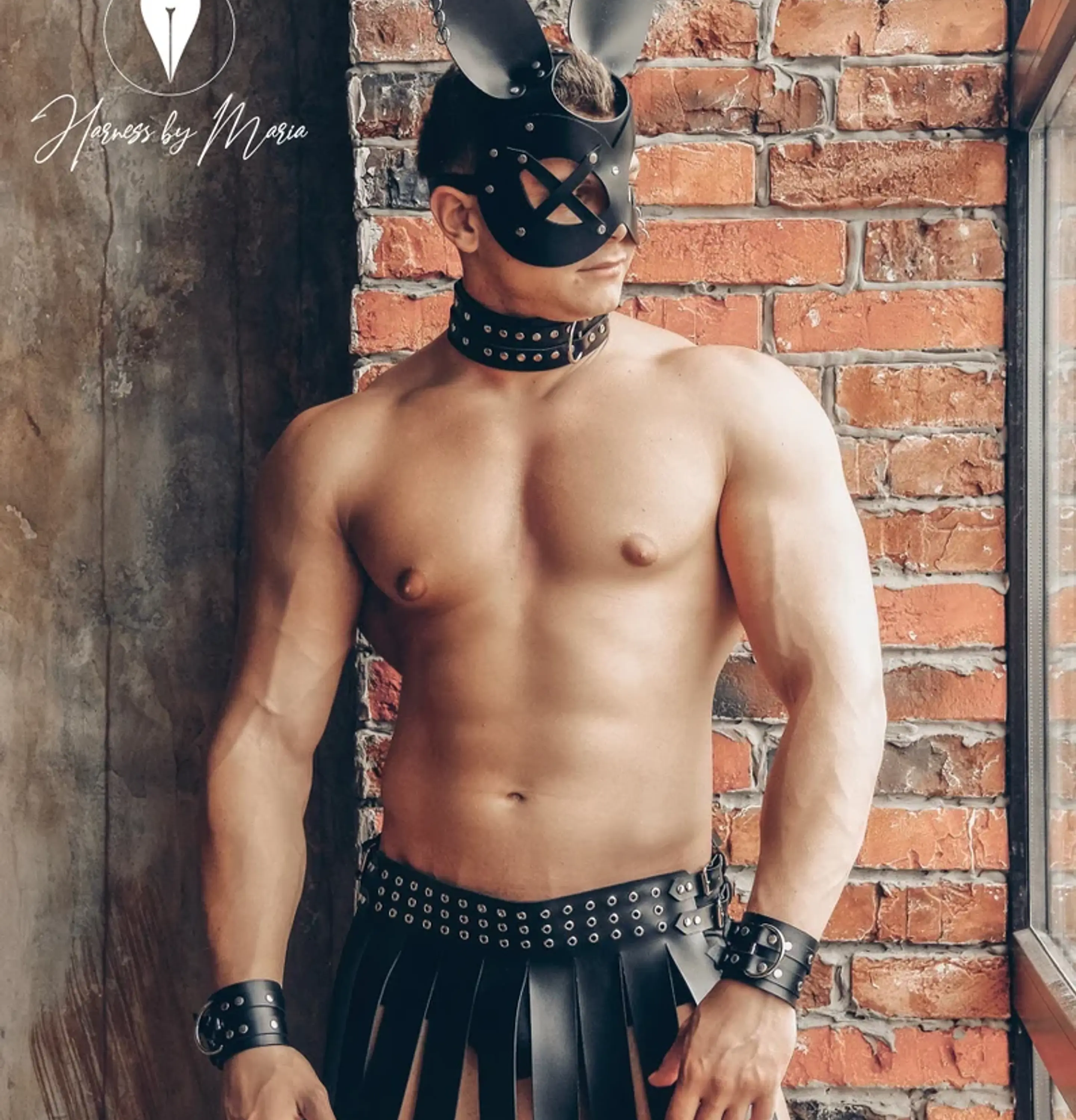 FALDA EN CUERO SINTETICO PARA HOMBRE 2