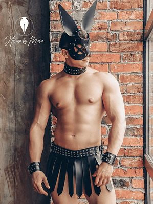 FALDA EN CUERO SINTETICO PARA HOMBRE