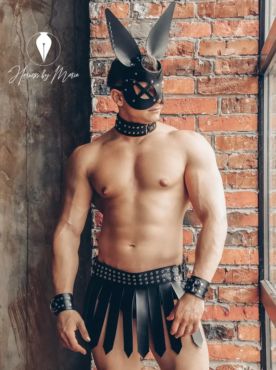 FALDA EN CUERO SINTETICO PARA HOMBRE 2