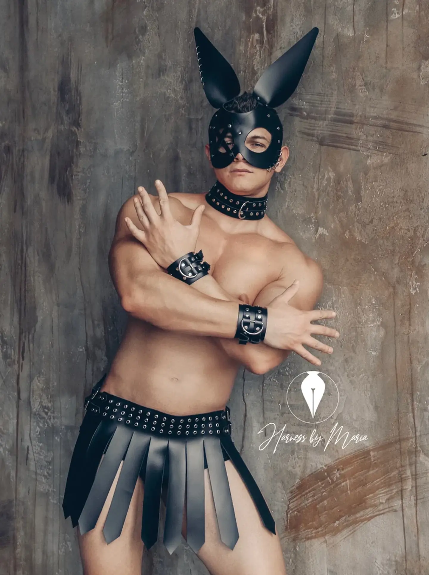 FALDA EN CUERO SINTETICO PARA HOMBRE 4