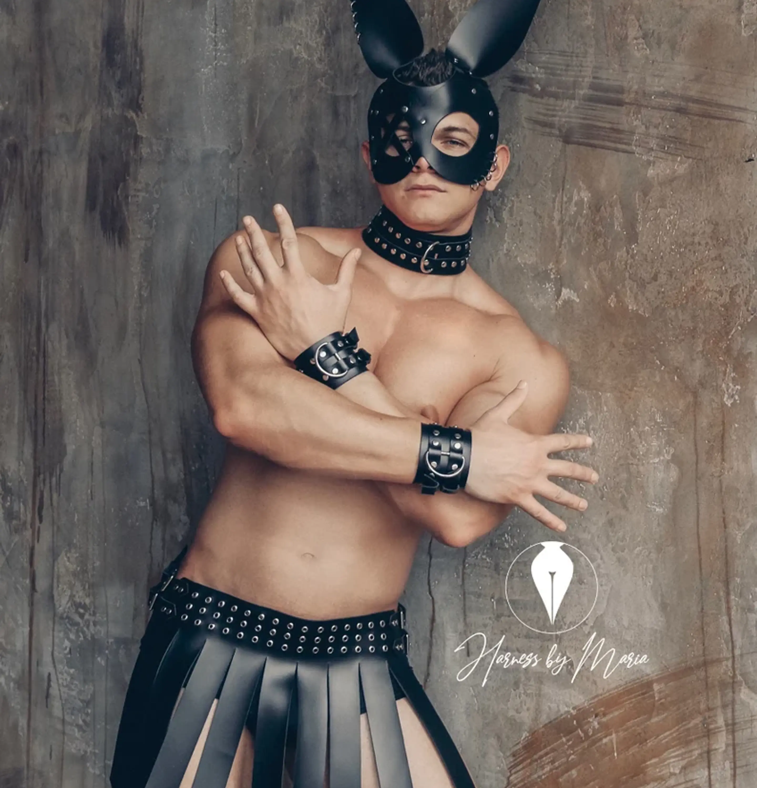 FALDA EN CUERO SINTETICO PARA HOMBRE 4
