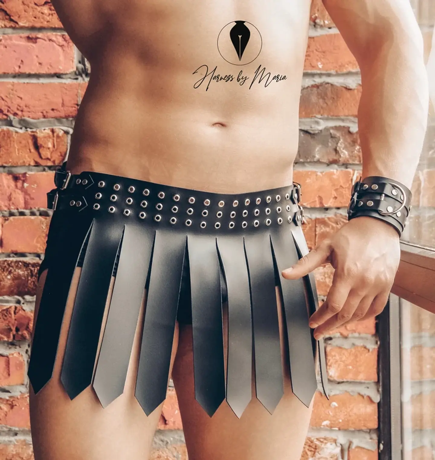 FALDA EN CUERO SINTETICO PARA HOMBRE 6