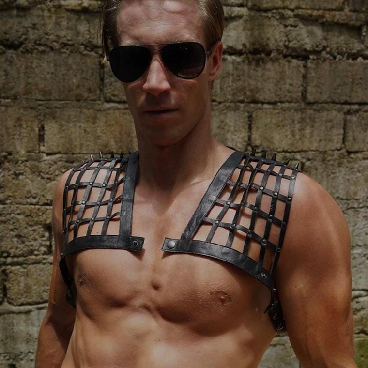 CHALECO CUERO PARA HOMBRE BDSM 1