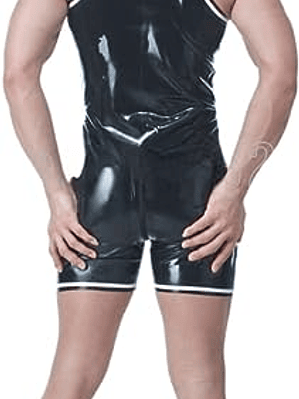 ENTERIZO  OVEROL CORTO EN CHAROL LATEX 