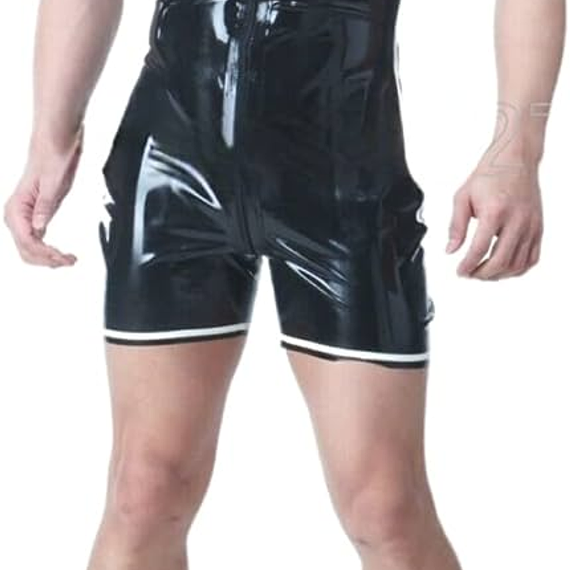 ENTERIZO  OVEROL CORTO EN CHAROL LATEX  1