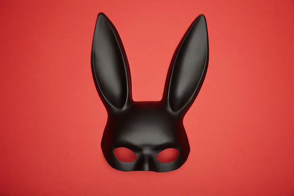 MASCARA DE CONEJO BLACK BUNNY NEGRO 3