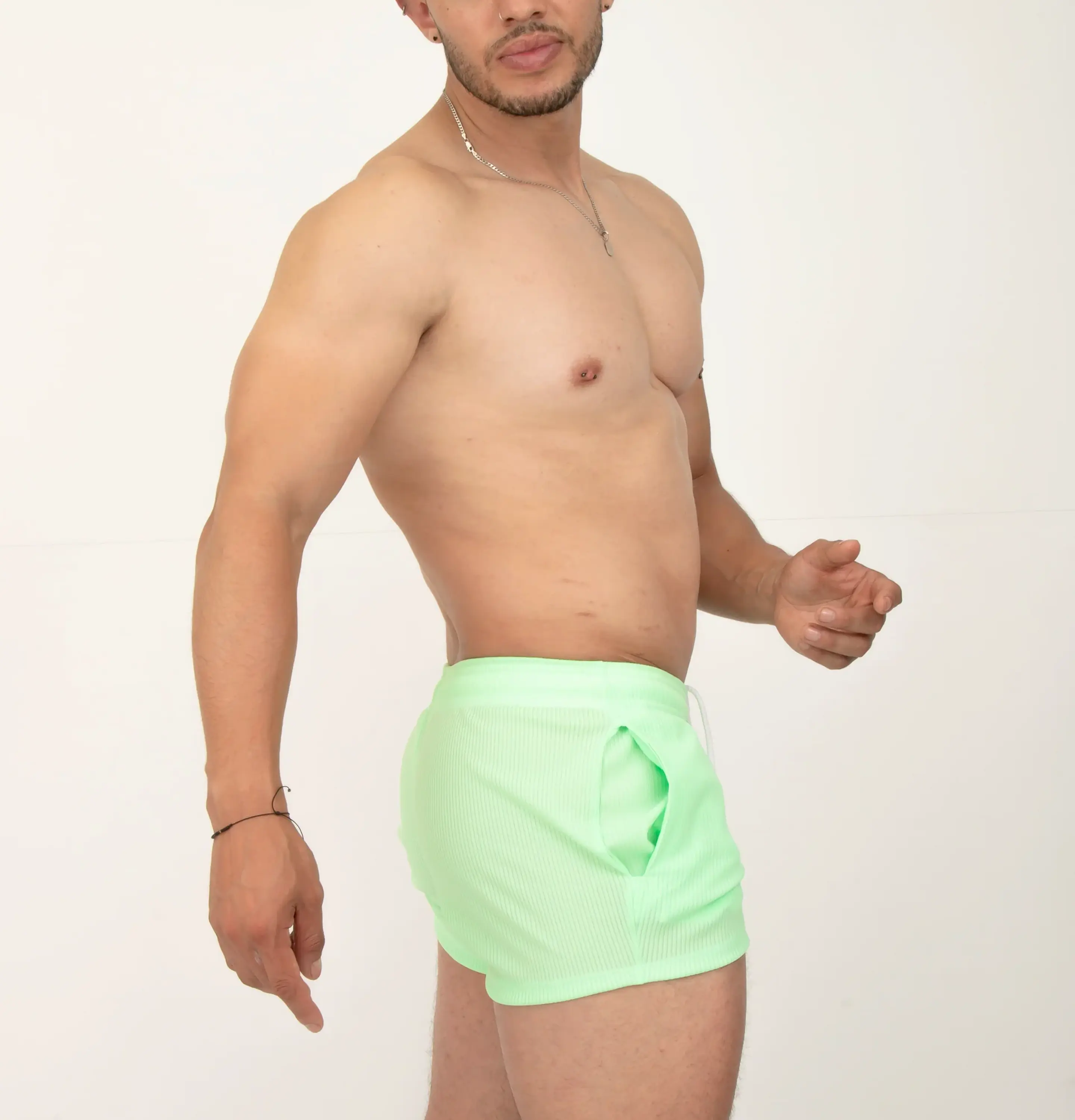 PANTALONETA CORTA VERDE MENTA 3