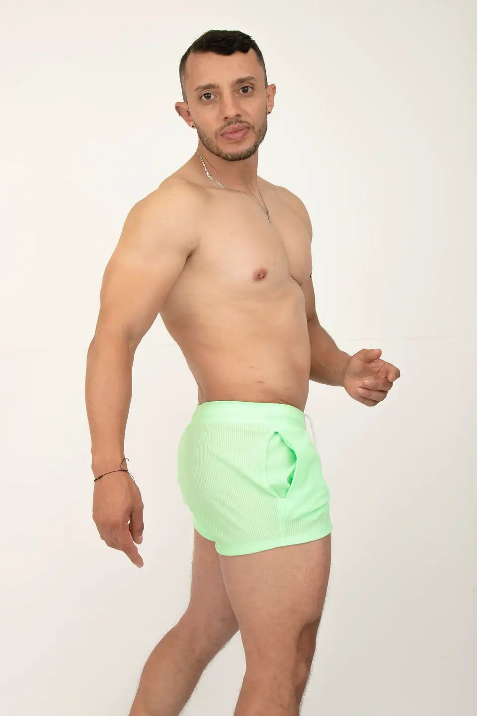 PANTALONETA CORTA VERDE MENTA 3