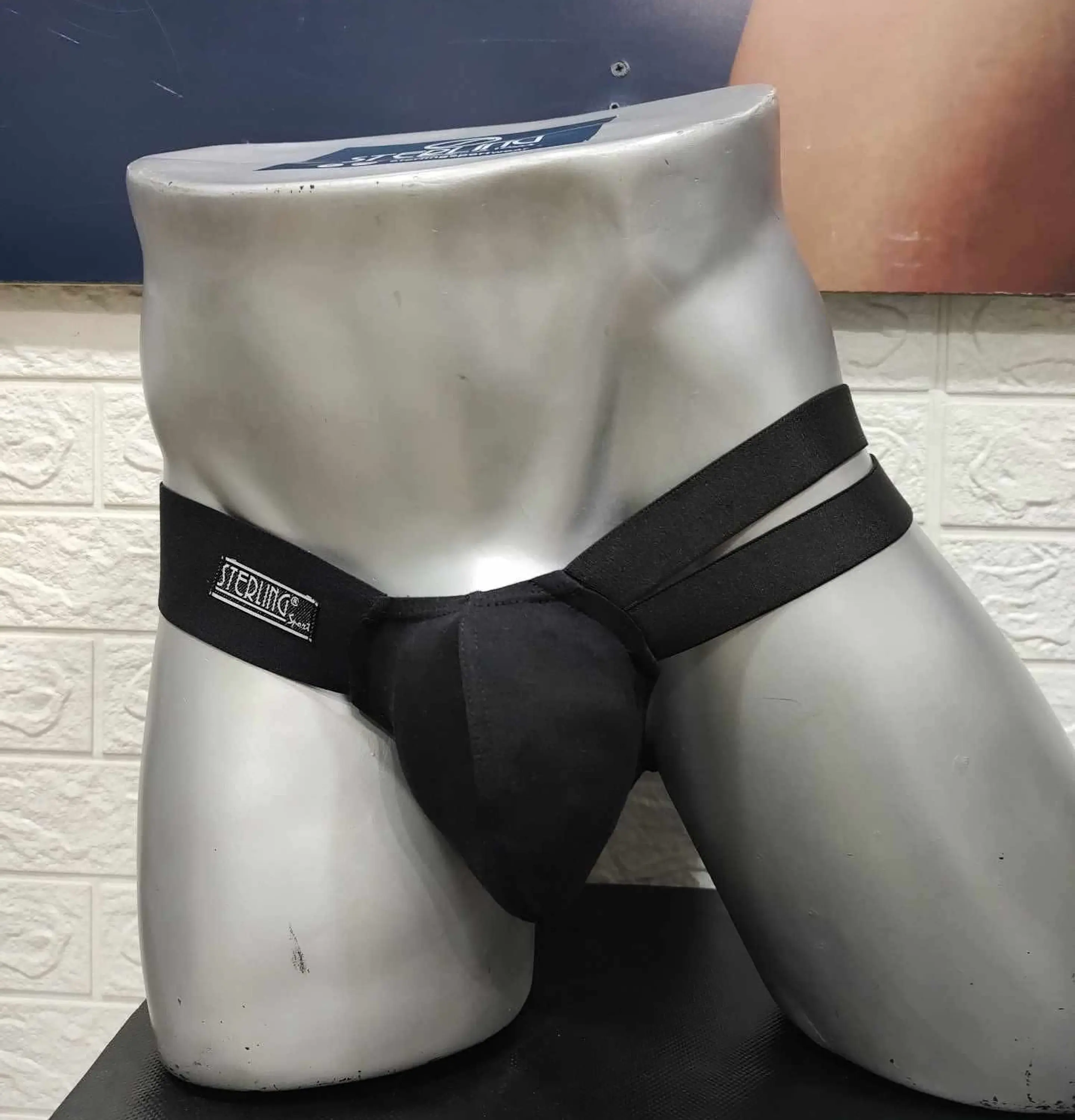BRIEF TANGA CON REALCE 1