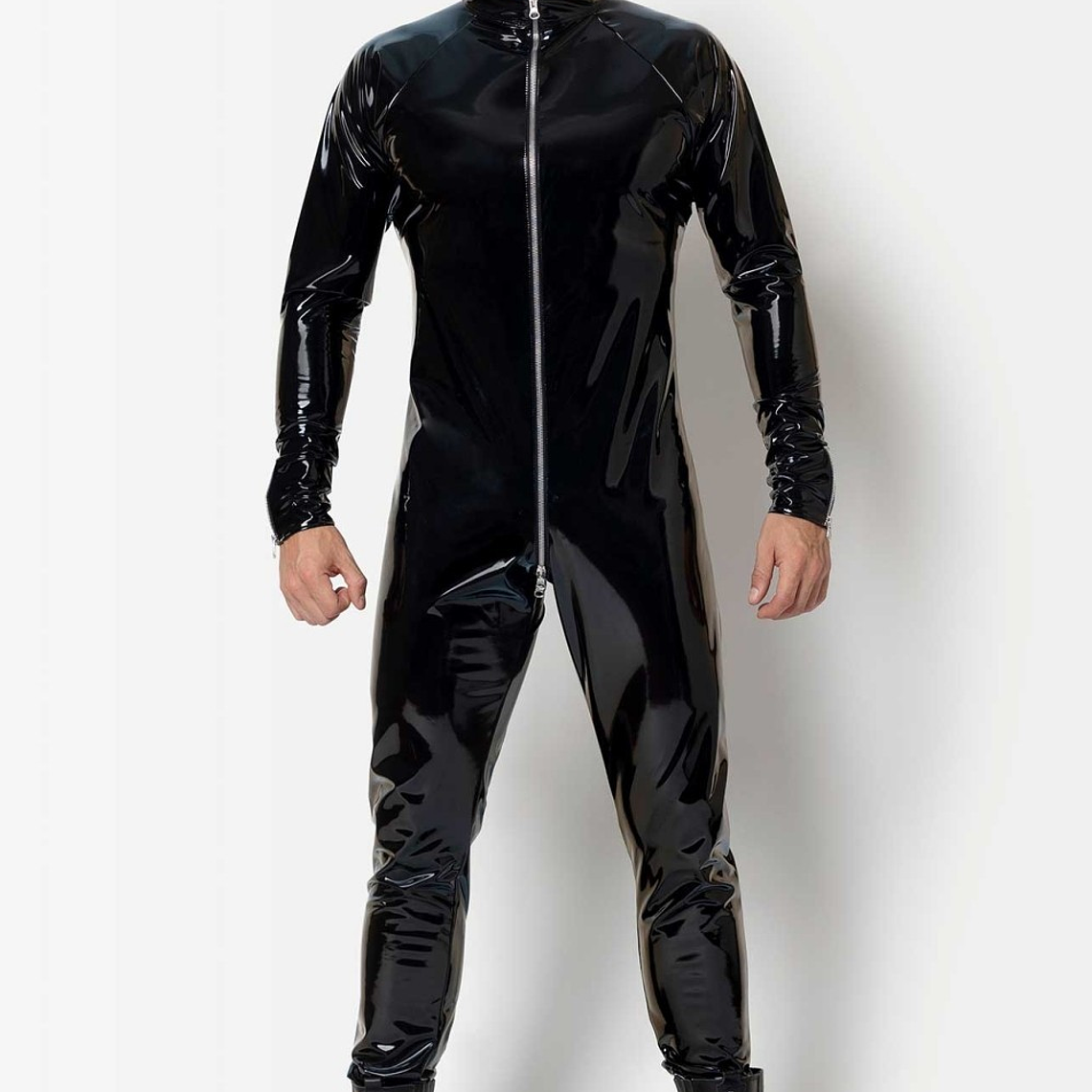 ENTERIZO EN CHAROL LATEX  1