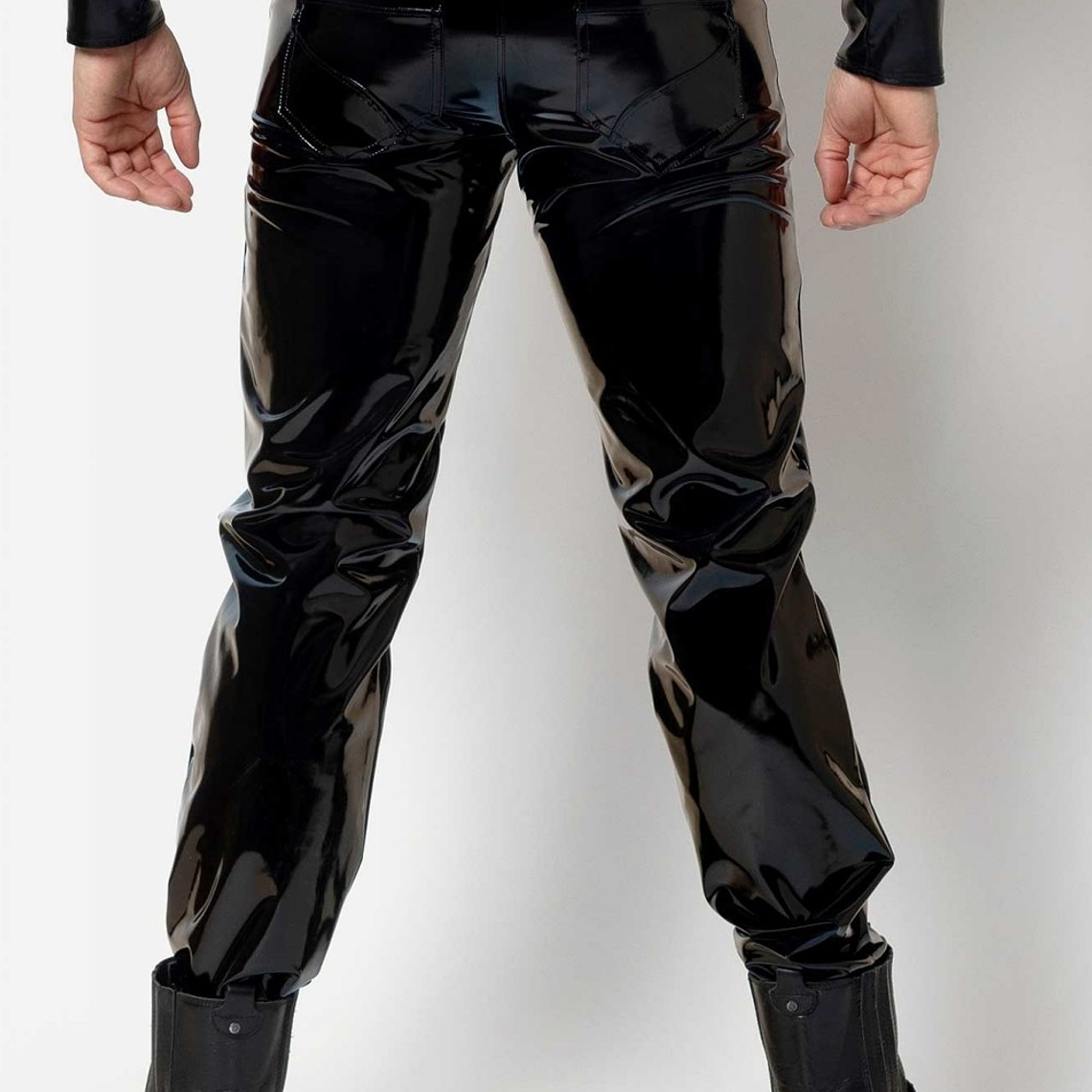 PANTALON EN CHAROL LATEX PARA HOMBRE 4