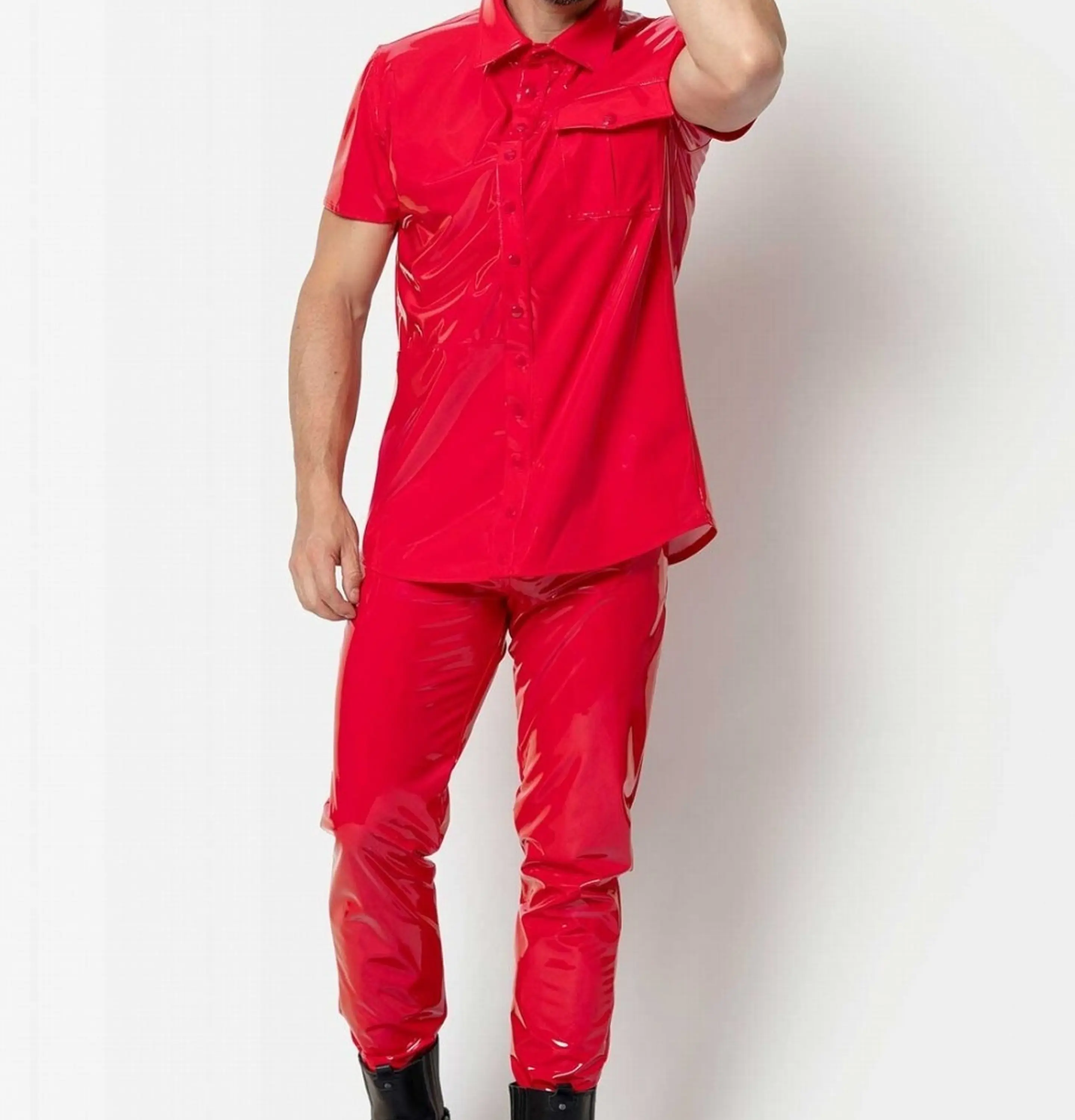 PANTALON EN CHAROL LATEX PARA HOMBRE 1