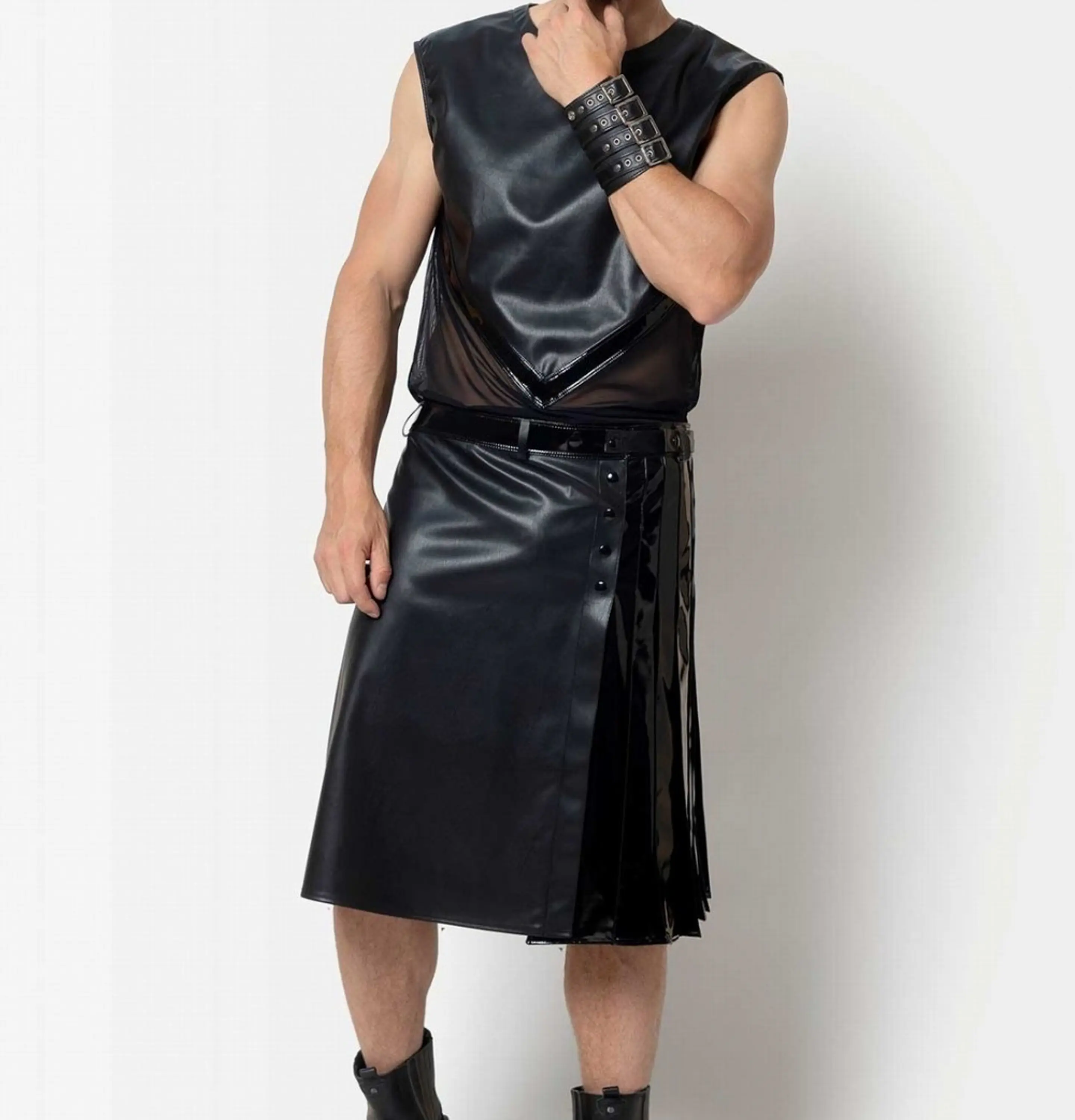FALDA BDSM EN CUEROTEX Y SHAROL PARA HOMBRE 1