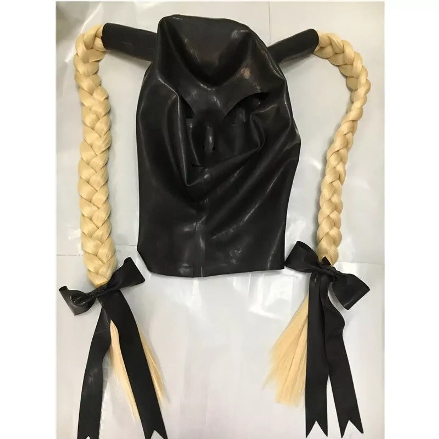 MASCARA DE CHAROL LATEX  CON COLA 2