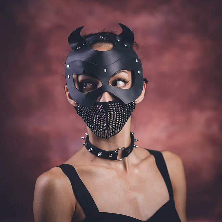 MASCARA DIABLO EN CUNERO SINT 3